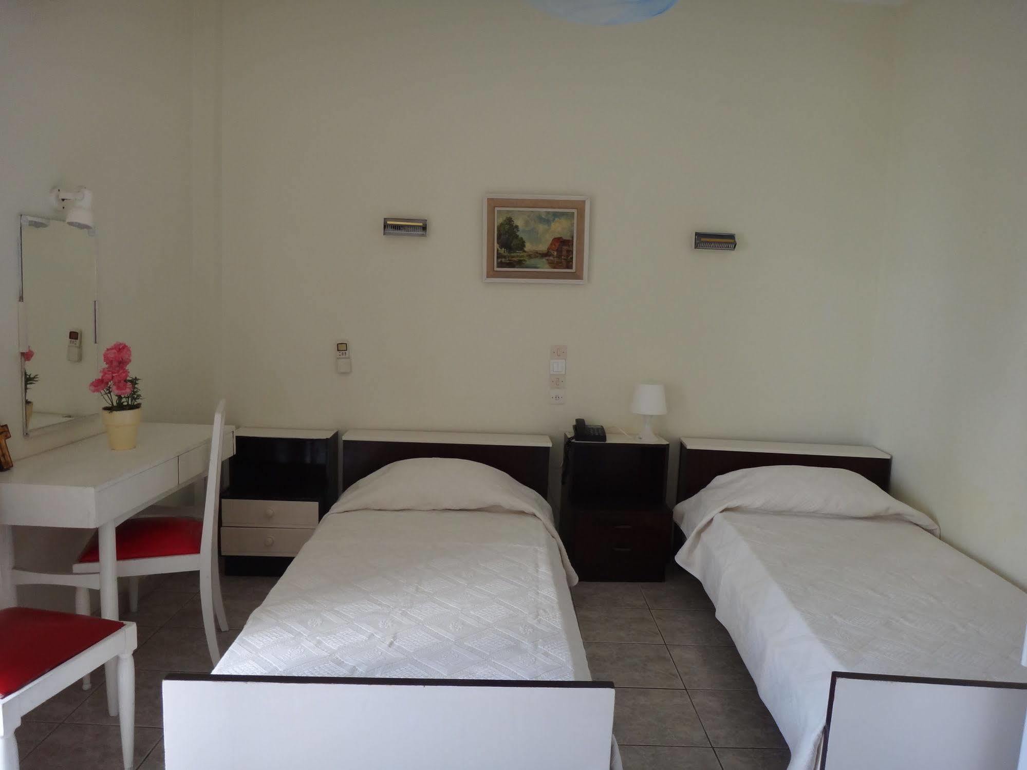 Oceanis Hotel Лутра-Эдипсу Экстерьер фото